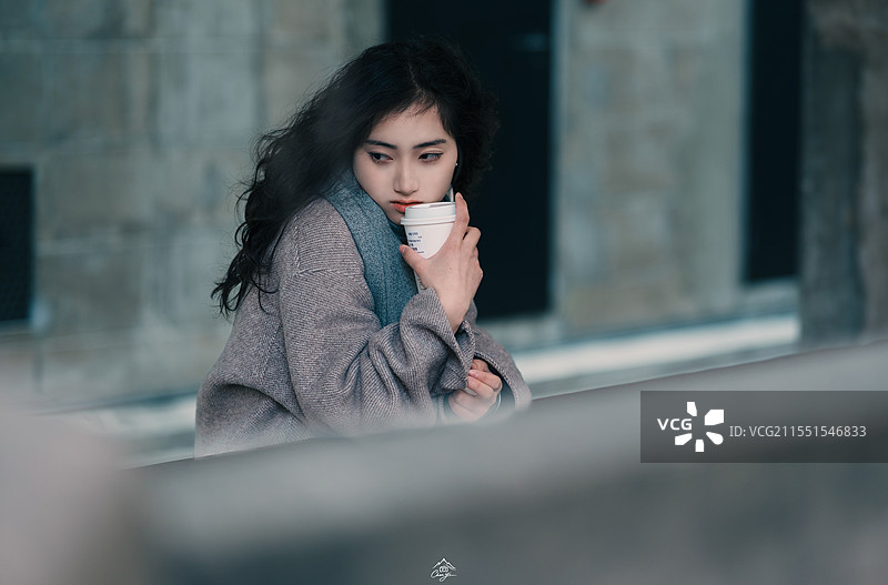 一个人的萧瑟下午图片素材