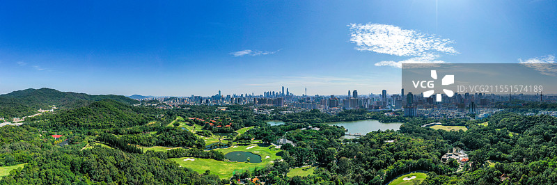 航拍中国广州城市天际线和公园图片素材