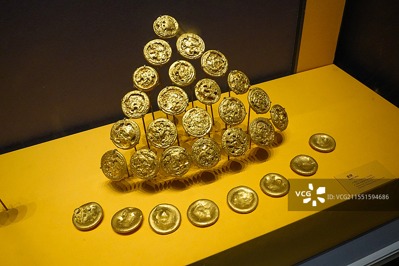 西安博物馆里的金饼图片素材