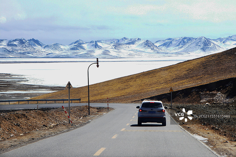 驶向远方图片素材