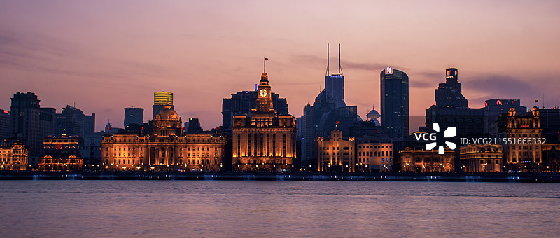 外滩粉色霞光图片素材