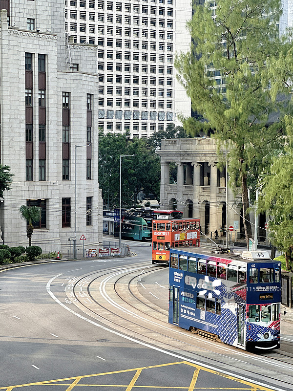 香港道路上的巴士图片素材