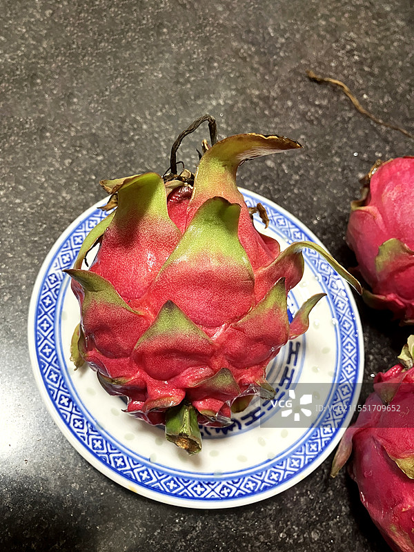 新鲜火龙果图片素材