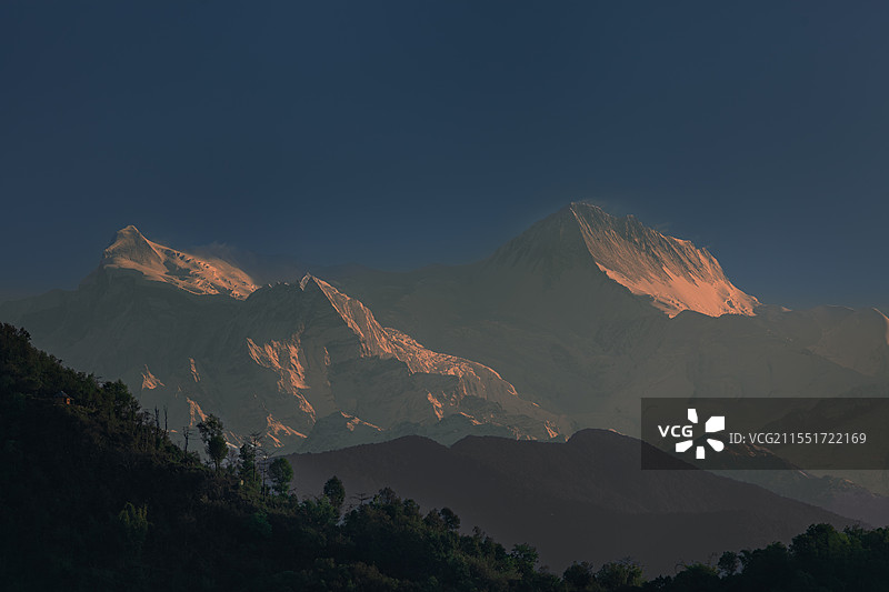 尼泊尔博卡拉喜马拉雅雪山图片素材