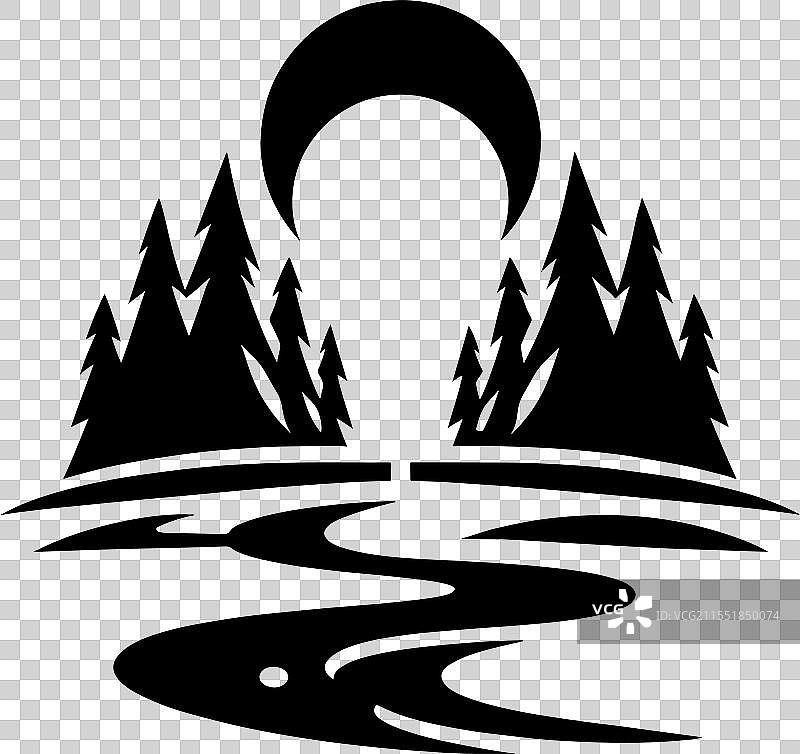 月光照耀下的河流穿过森林图片素材