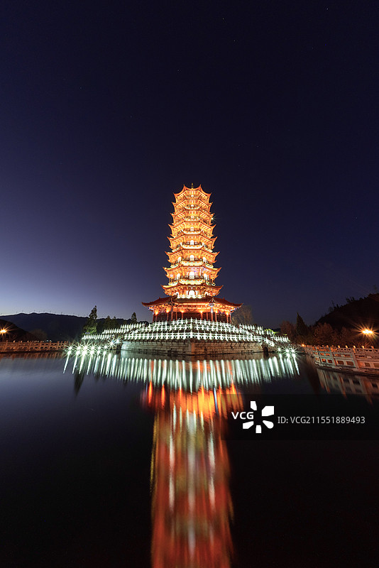 六盘水翠屏公园古塔图片素材