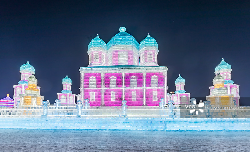 亚洲同心~勇士广场【哈萨克斯坦】图片素材