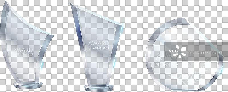 精美的玻璃奖杯套装，带有雕刻。图片素材