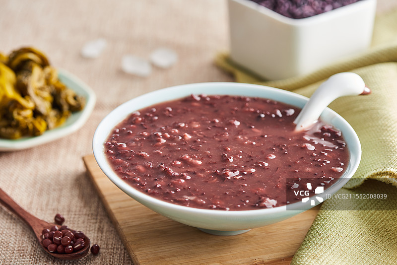 早餐美食 紫薯红豆粥图片素材