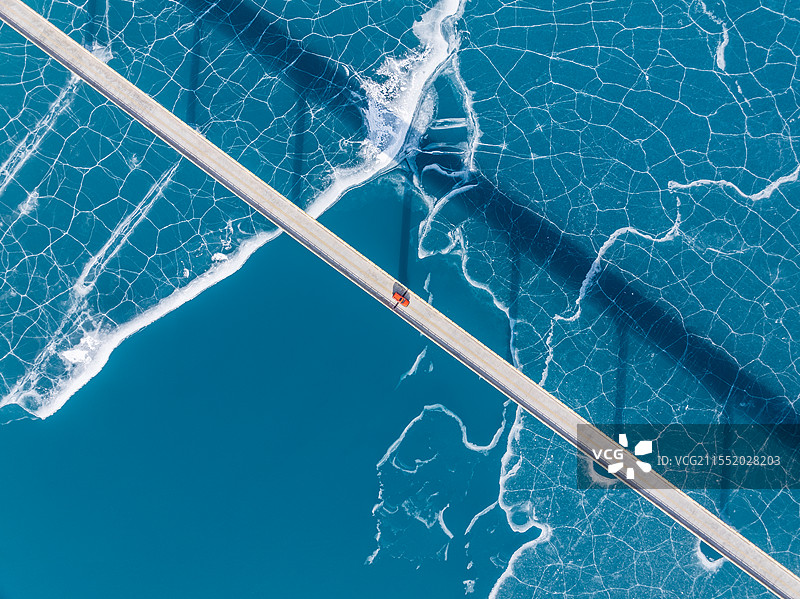 新疆喀什冬季班迪尔蓝湖图片素材