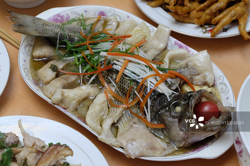 清蒸鲈鱼年夜饭家常菜特写镜头图片素材
