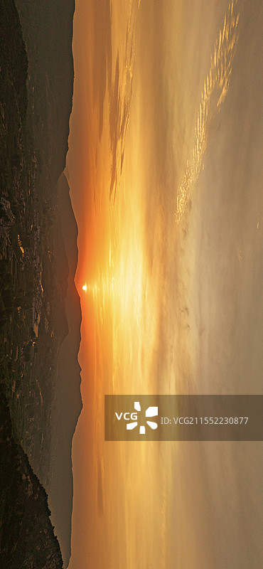 山东临沂蒙山景区内的航拍日出图片素材