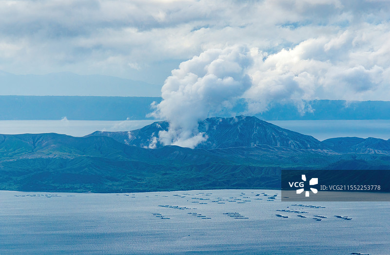 位于菲律宾大雅台的塔尔火山图片素材