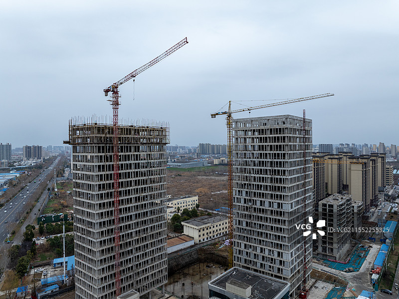 河南省周口市 开元大道 昌建商务楼 烂尾楼 烂尾楼盘 停工建筑 停工工地图片素材