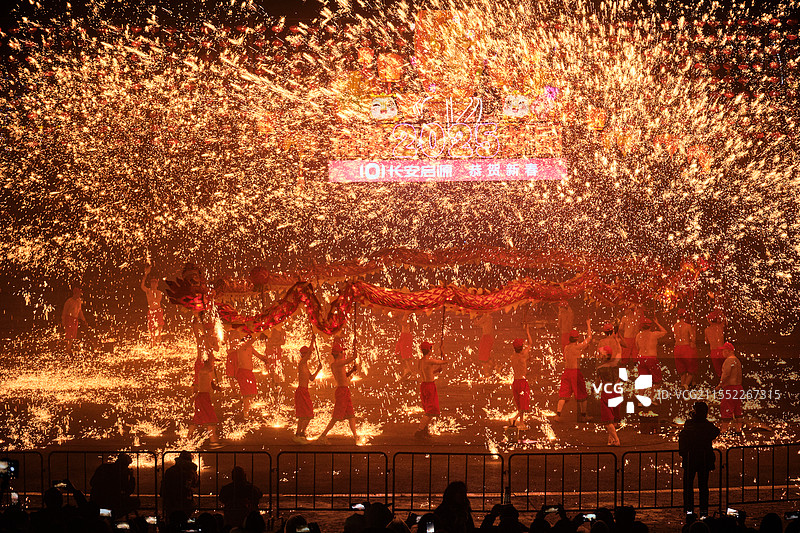 铜梁龙舞打铁花观赏盛景图片素材