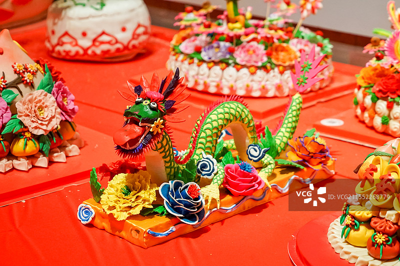 春节新年传统中式非遗龙形面点花馍图片素材