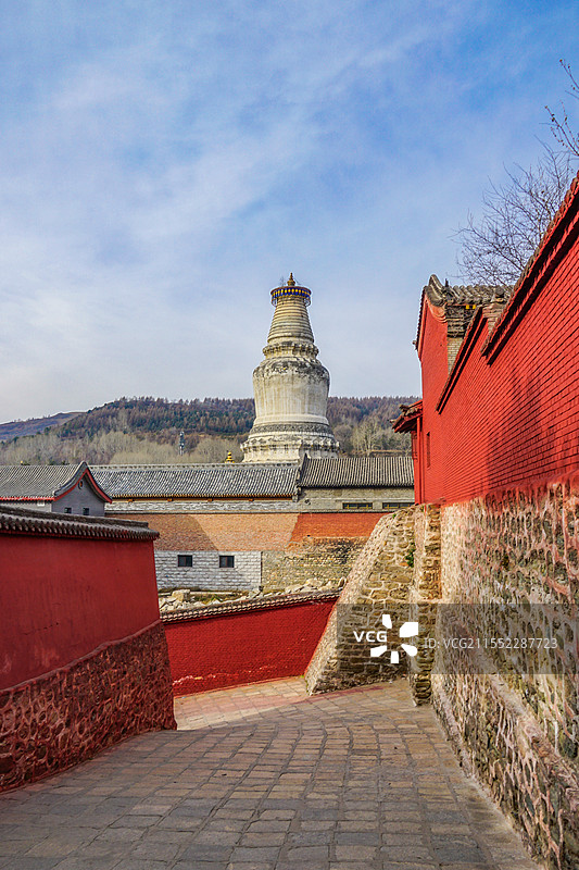 山西忻州市五台山标志建筑大白塔图片素材