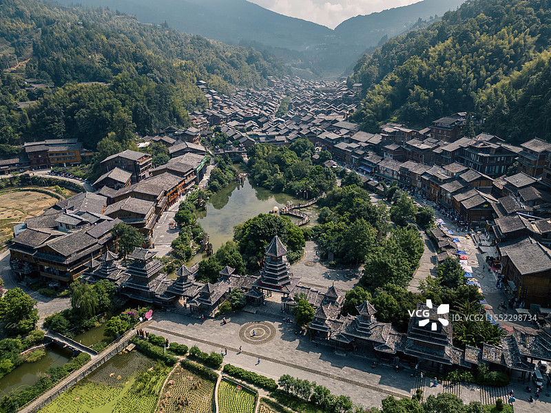 贵州千户苗寨入口航拍图片素材