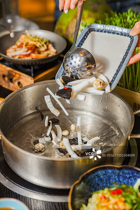青椰椰子水椰子鸡椰子鸡火锅椰子海南文昌鸡鸡肉鸡块散养鸡鸡汤图片素材