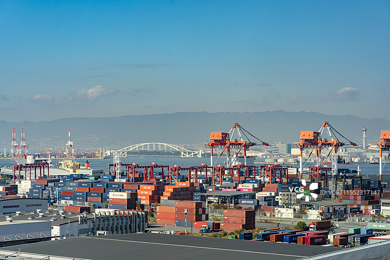 日本大阪海边货运码头图片素材
