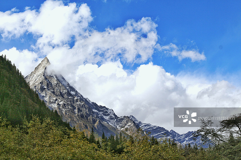 婆缪峰图片素材