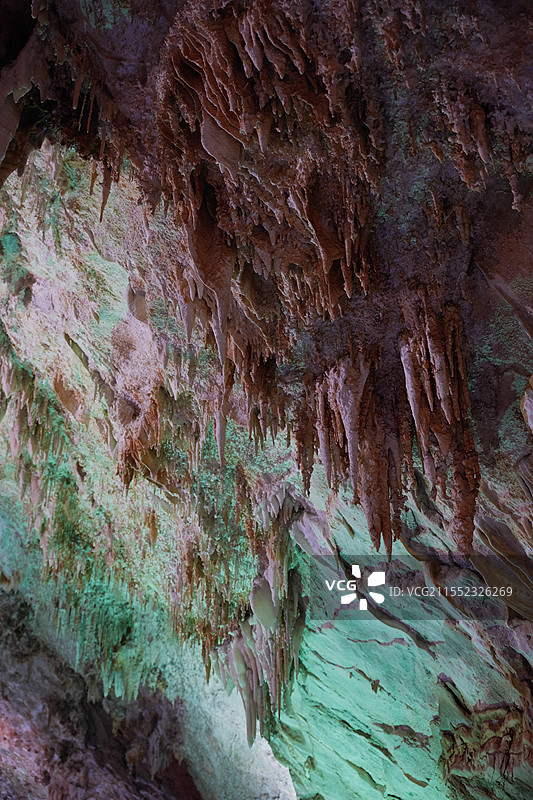 北京市房山区石花洞景区钟乳石月奶石石笋石幔图片素材