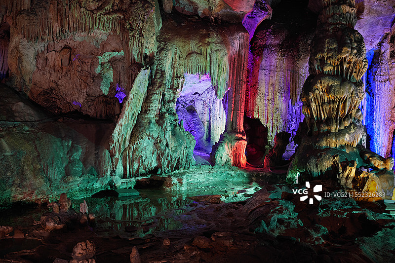 北京市房山区石花洞景区钟乳石月奶石石笋石幔图片素材