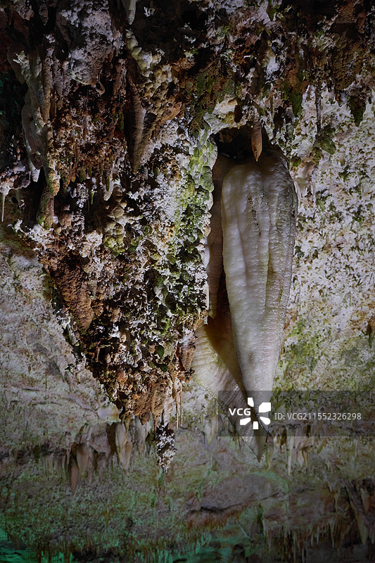 北京市房山区石花洞景区钟乳石月奶石石笋石幔图片素材