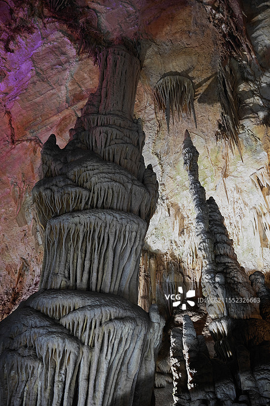 北京市房山区石花洞景区钟乳石月奶石石笋石幔图片素材