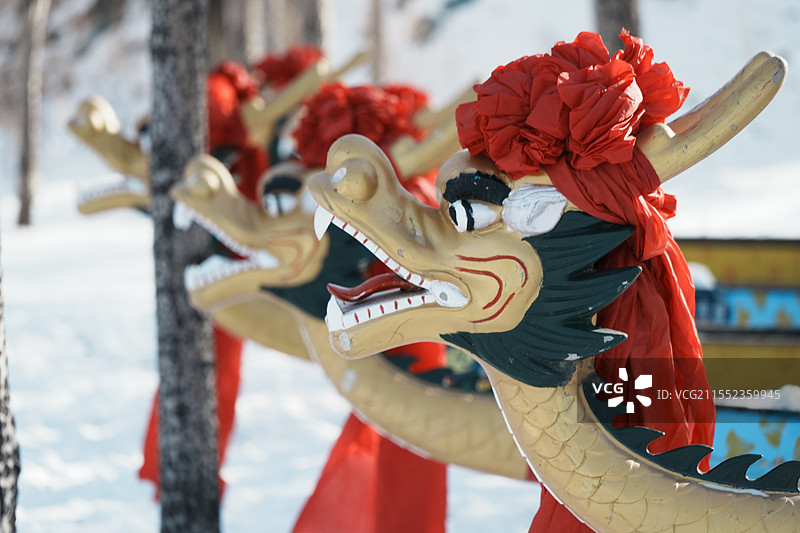 雪地龙舟图片素材