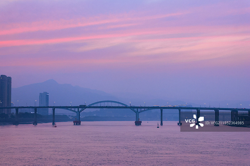 温州帆影广场的日落晚霞图片素材