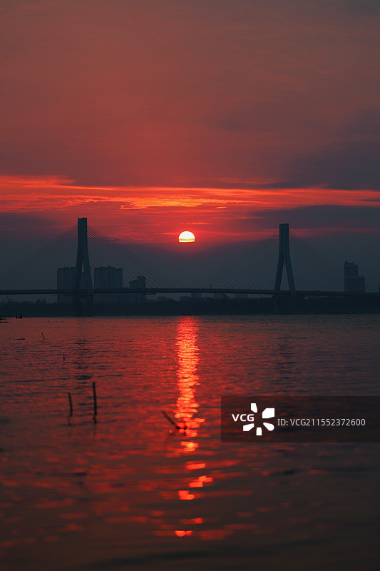 湖南常德桃花源大桥落日美景图片素材