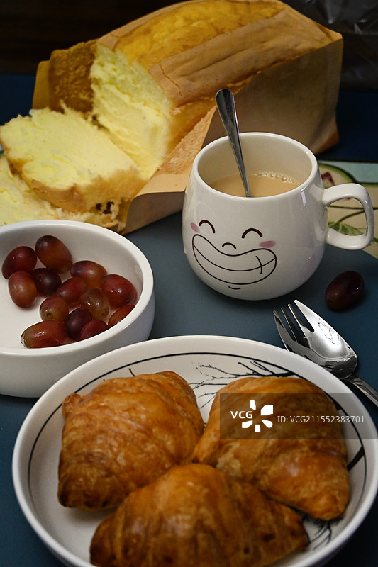 暗色调法式早餐点心图片素材