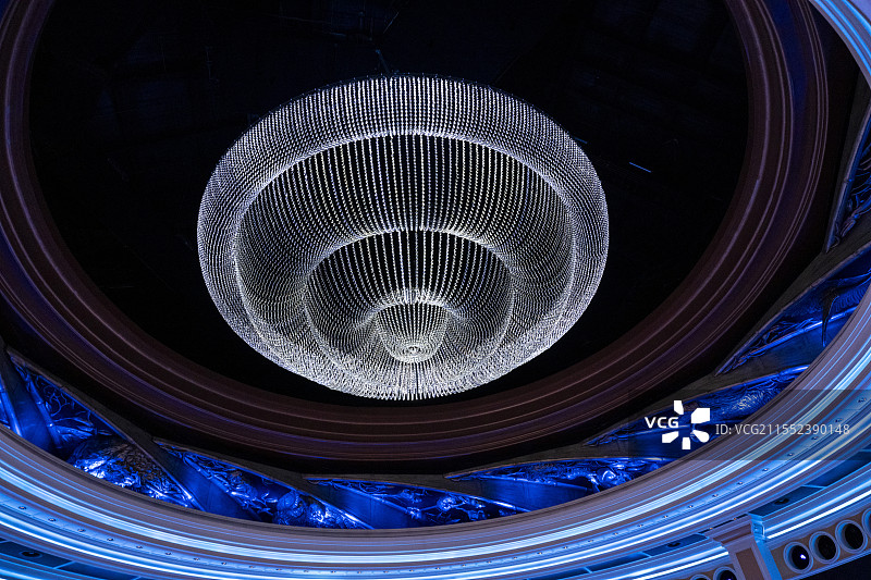 澳门永利发财树上面的吊灯图片素材