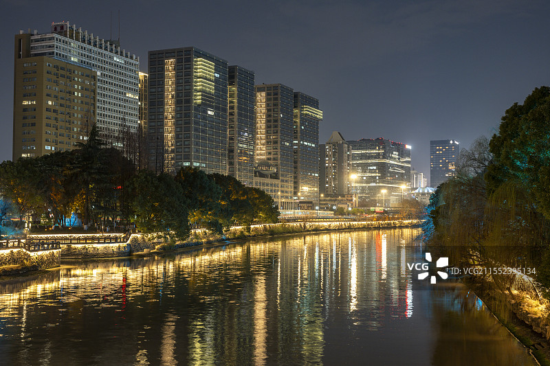 杭州六小龙DeepSeek总部所在园区拱墅区汇金国际夜景图片素材