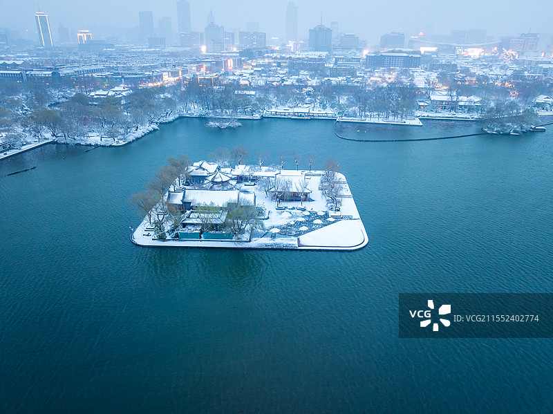 济南大明湖雪景图片素材