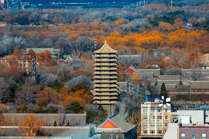 秋季北京大学的博雅塔图片素材