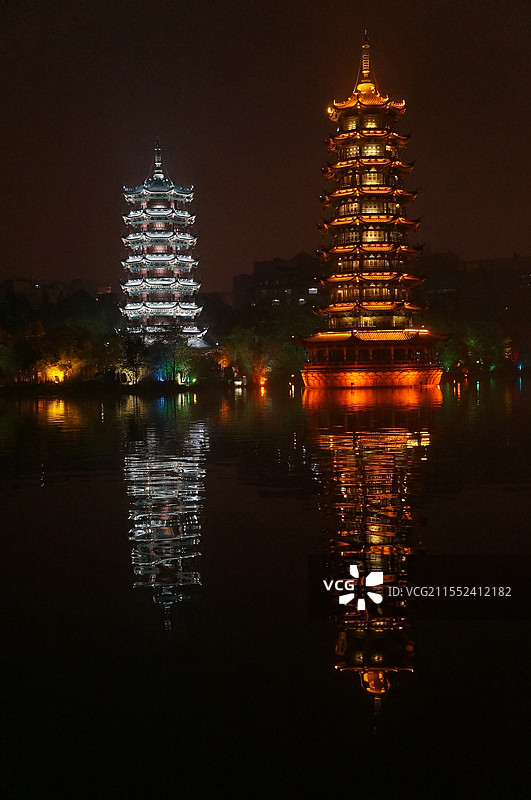 广西桂林地标古风建筑日月双塔图片素材