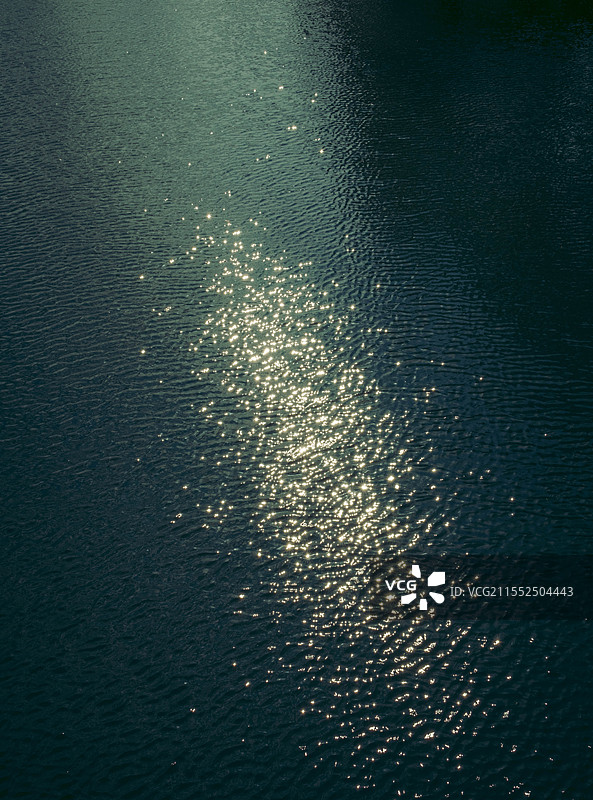 银光闪闪惹人爱图片素材