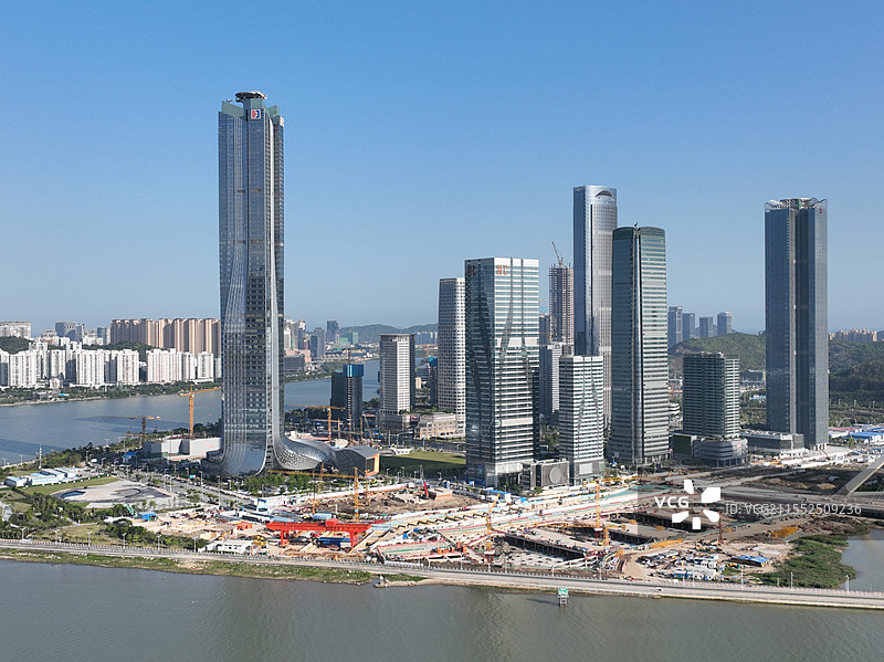 航拍广东珠海横琴金融岛摩天大楼图片素材