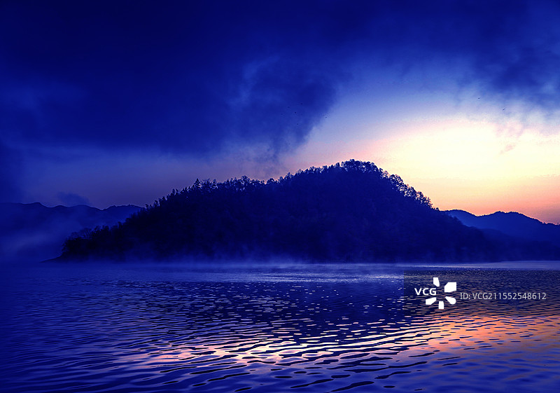 安徽省六安市霍山县佛子岭水库初冬晨景图片素材