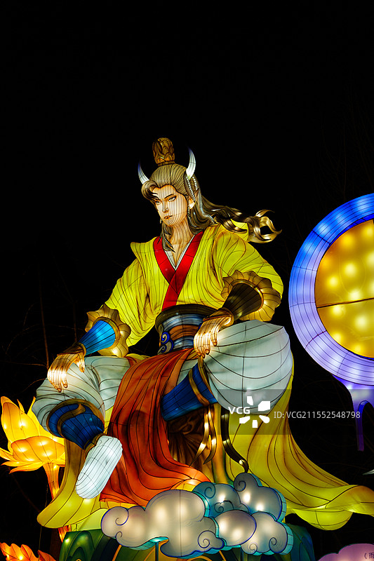 武汉园博园元宵节花灯灯会各种造型的花灯之雨神云中君图片素材