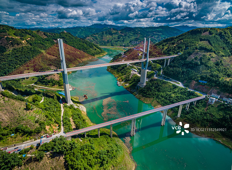 望谟县和册亨县交界的岩架特大桥、岩架大桥图片素材