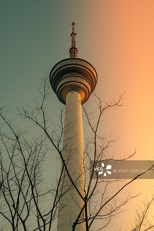 南通电视塔-橘色的日落图片素材
