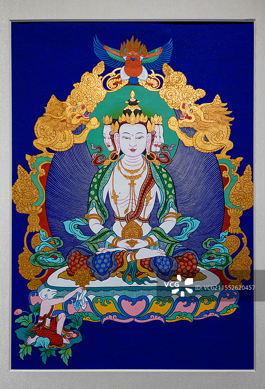 藏传佛教传统艺术作品唐卡大日如来菩萨像图片素材