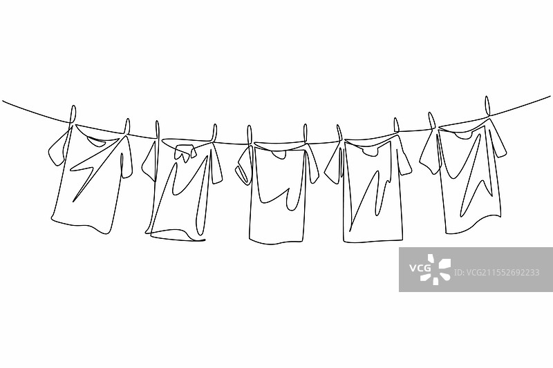 一笔画出五件色彩斑斓的T恤。图片素材