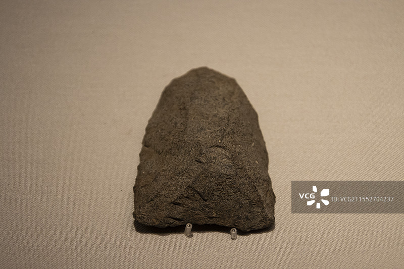 山西博物院“文明摇篮”展：锛形器（距今约2.4—1.6万年，山西省沁水县下川遗址出土）图片素材
