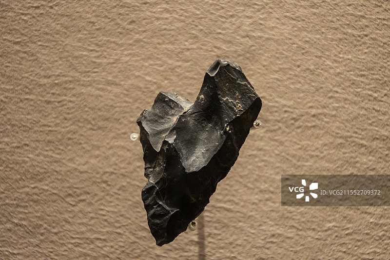 山西博物院“文明摇篮”展：扁体三棱尖状器（距今约2.4—1.6万年，山西省沁水县下川遗址出土）图片素材