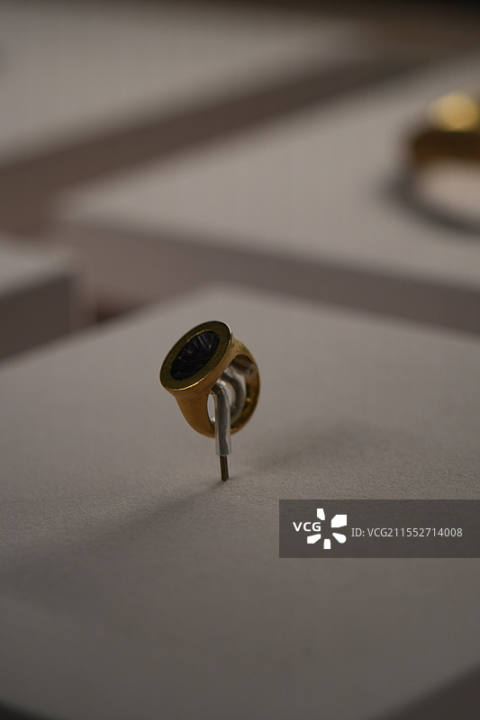 嵌石金戒指，萨珊王朝，璀璨波斯伊朗文物，丝绸之路一带一路图片素材