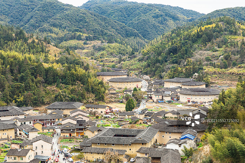 河坑土楼群在福建省漳州市南靖县书洋镇曲江圩，为张姓客家人聚居地。自元朝中期始建，历经700多年建成。图片素材